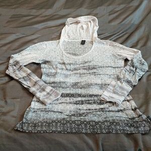 Large Patterned and Hooded Prana Shirt